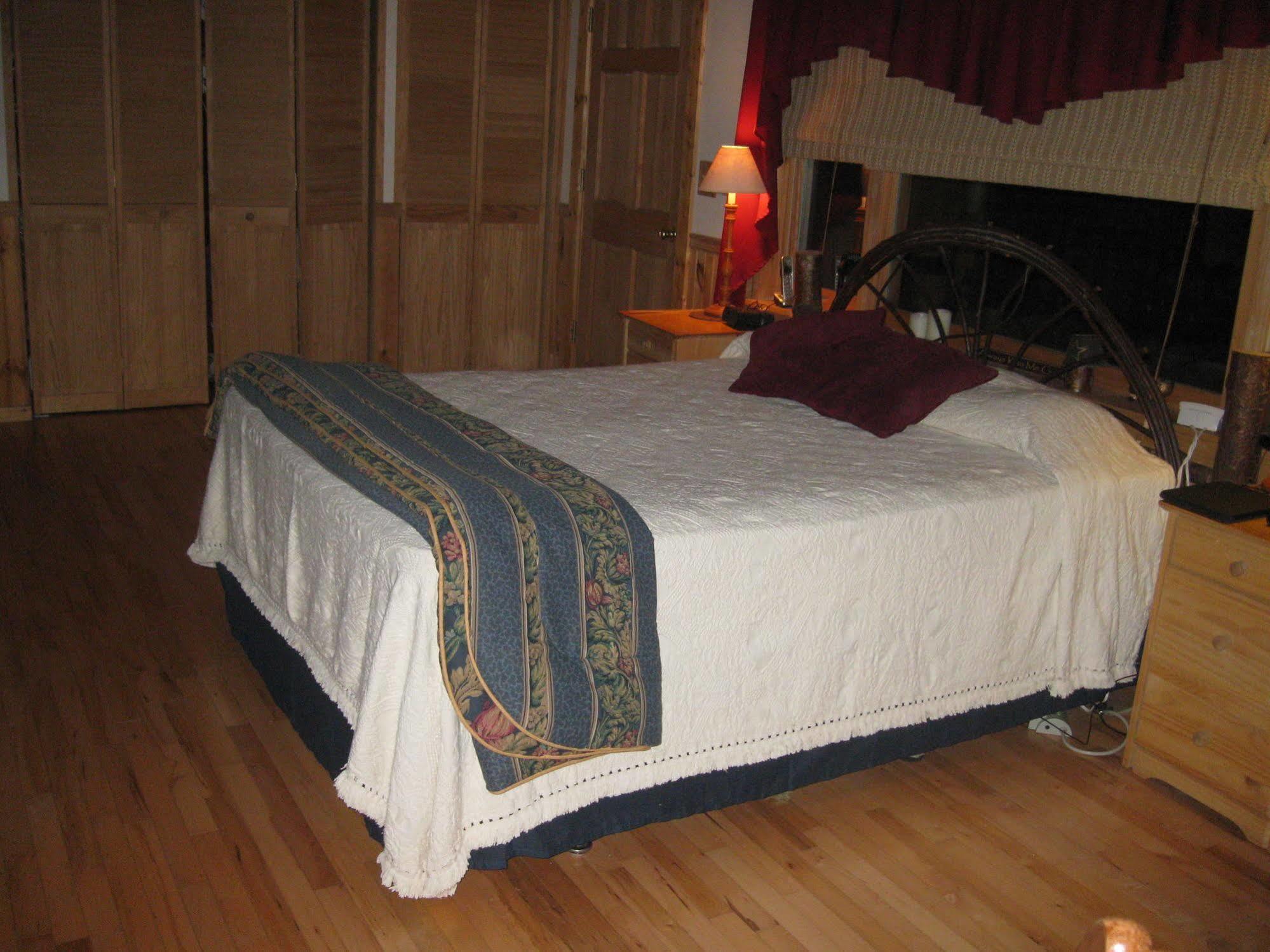 Buffalo Creek Bed And Breakfast 로빈스빌 외부 사진
